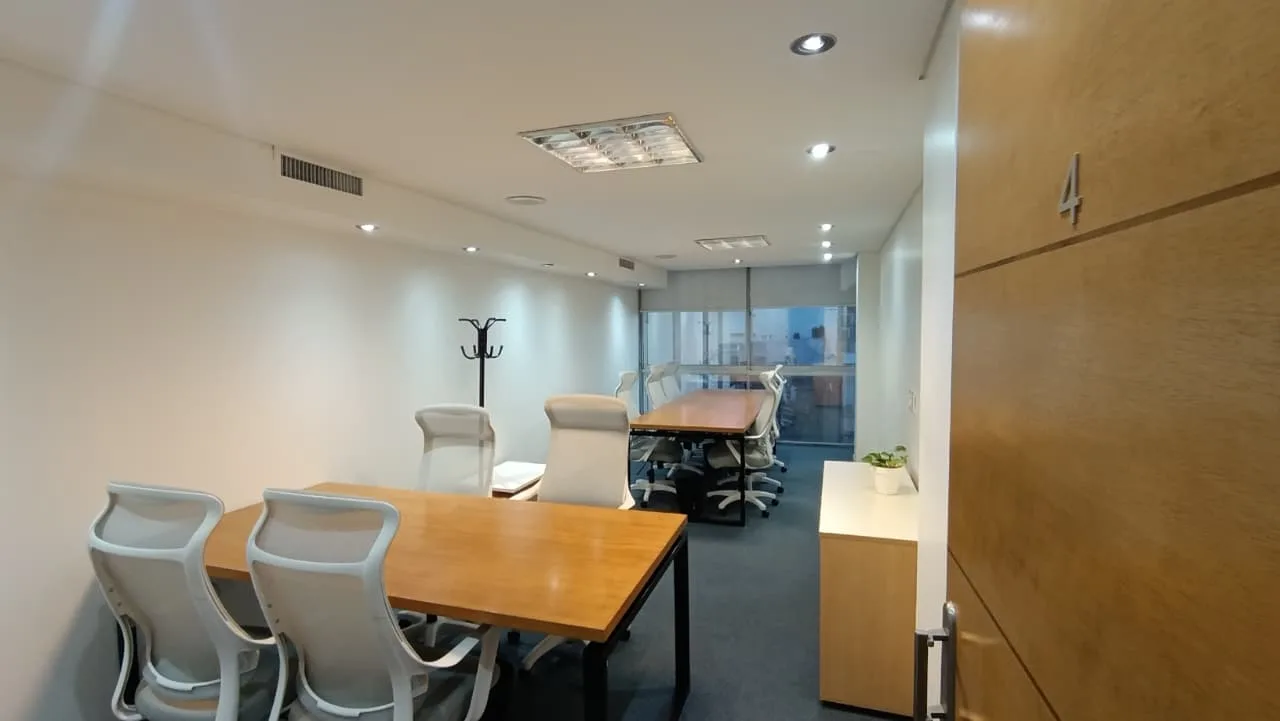 Oficina 904 - Piso 7