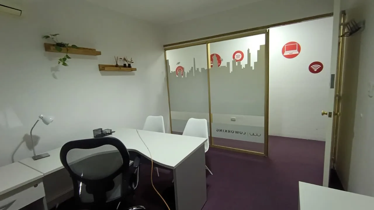 Oficina 1002 - Piso 10